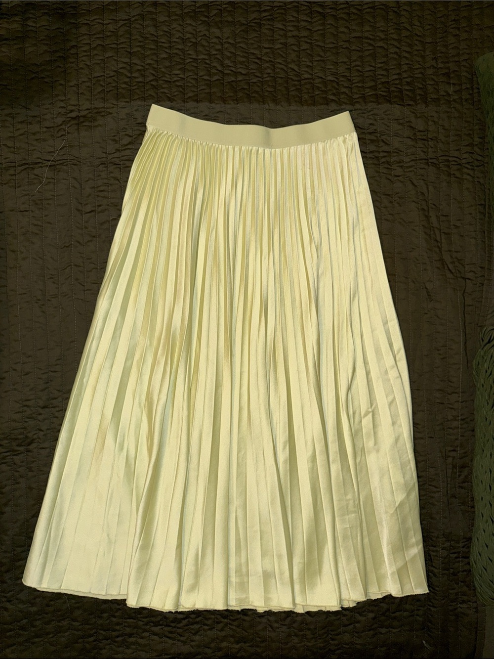 H&M Pleated Midi Skirt in Pale Yellow